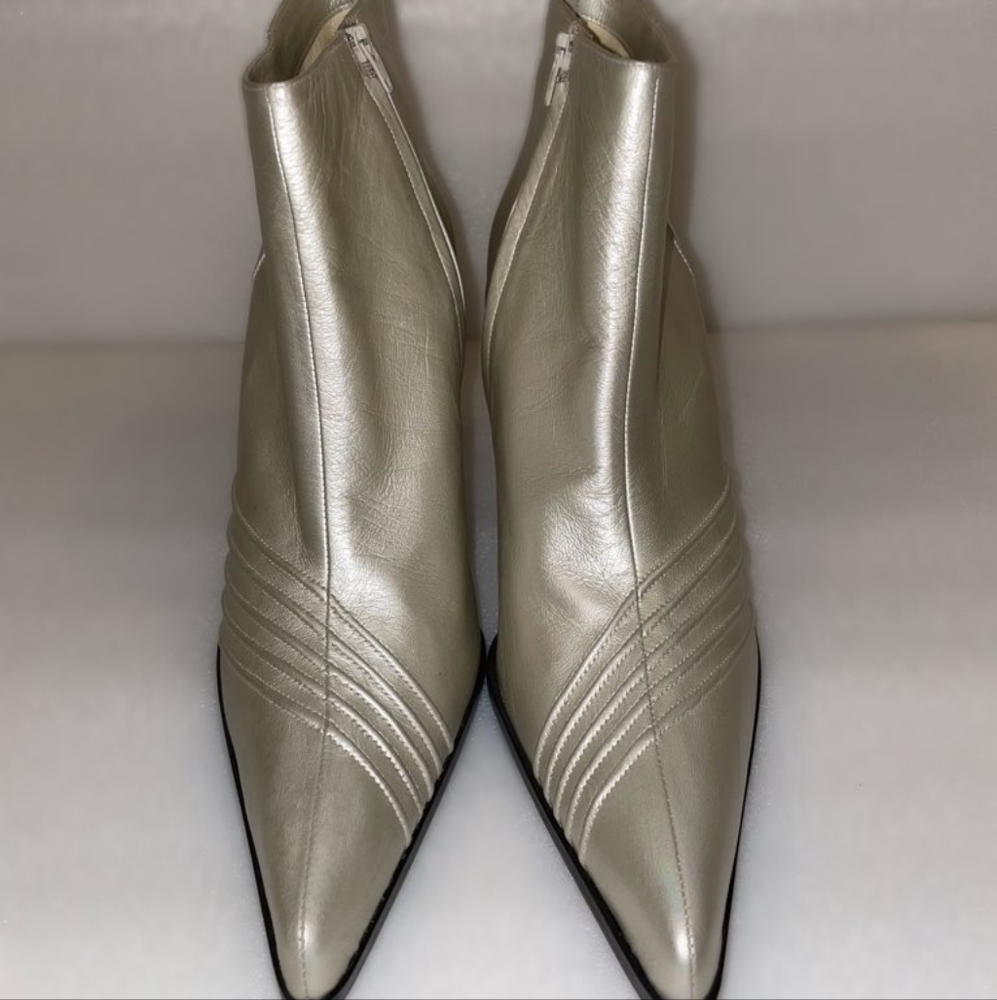 Mario Valentino, 8m, silver